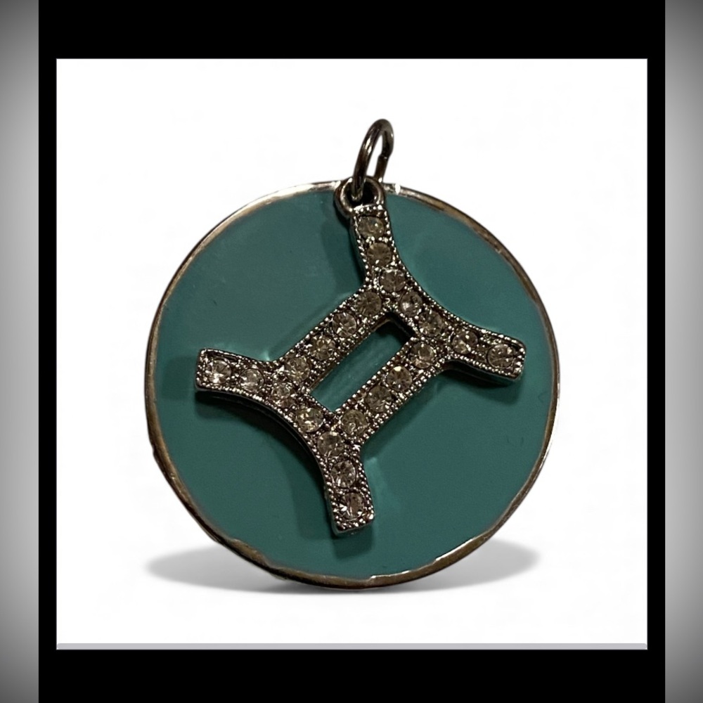 LAST CHANCE 🔥 Gemini Astrology Zodiac Pendant #9049